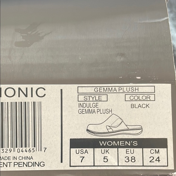 NIB Vionic Women's Black Gemma Plush Mule Slipper, Black, 7 - Picture 6 of 7